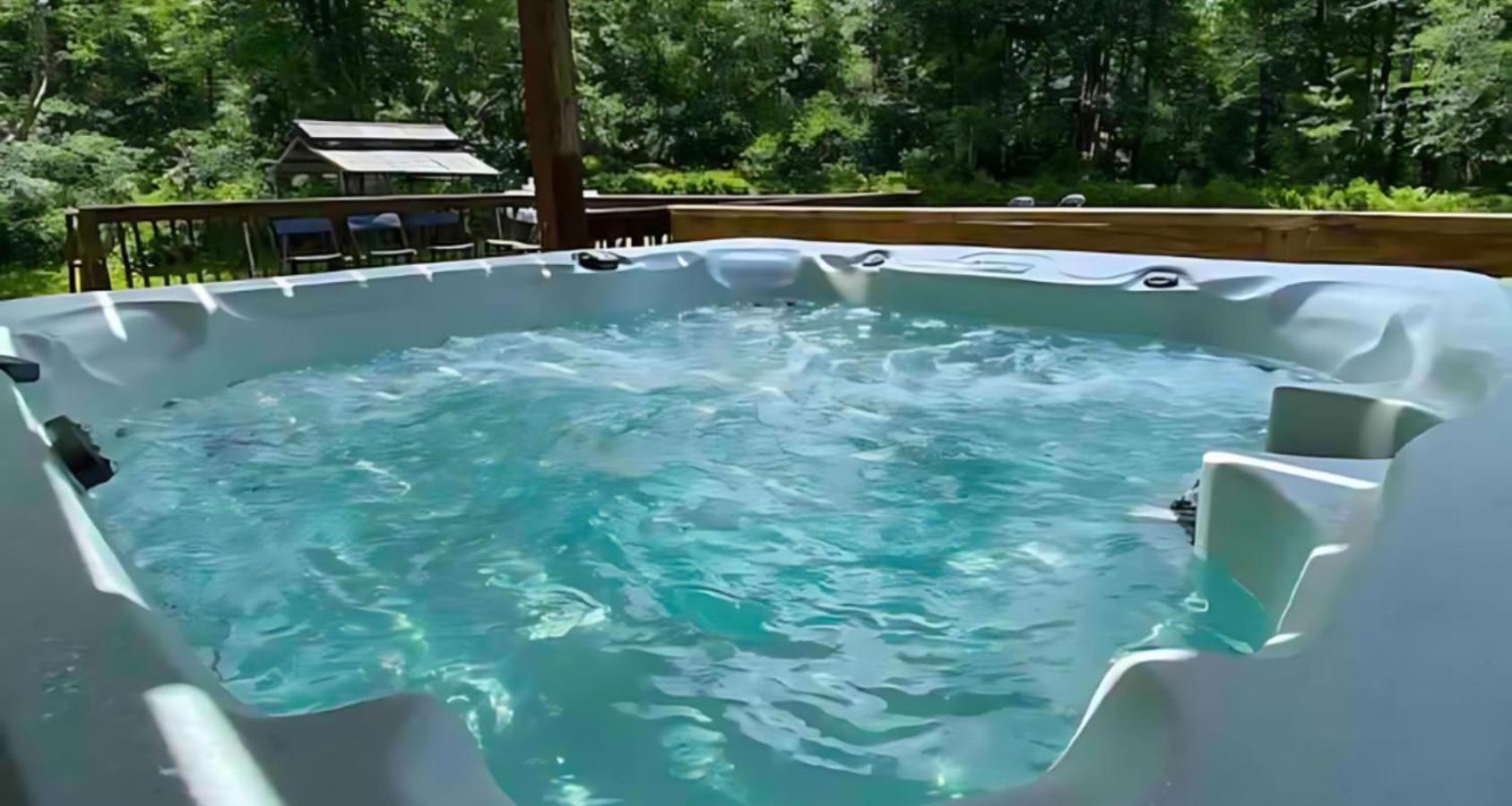 Peaceful Pocono Home With Hot Tub, Gym, & Office Long Pond Esterno foto
