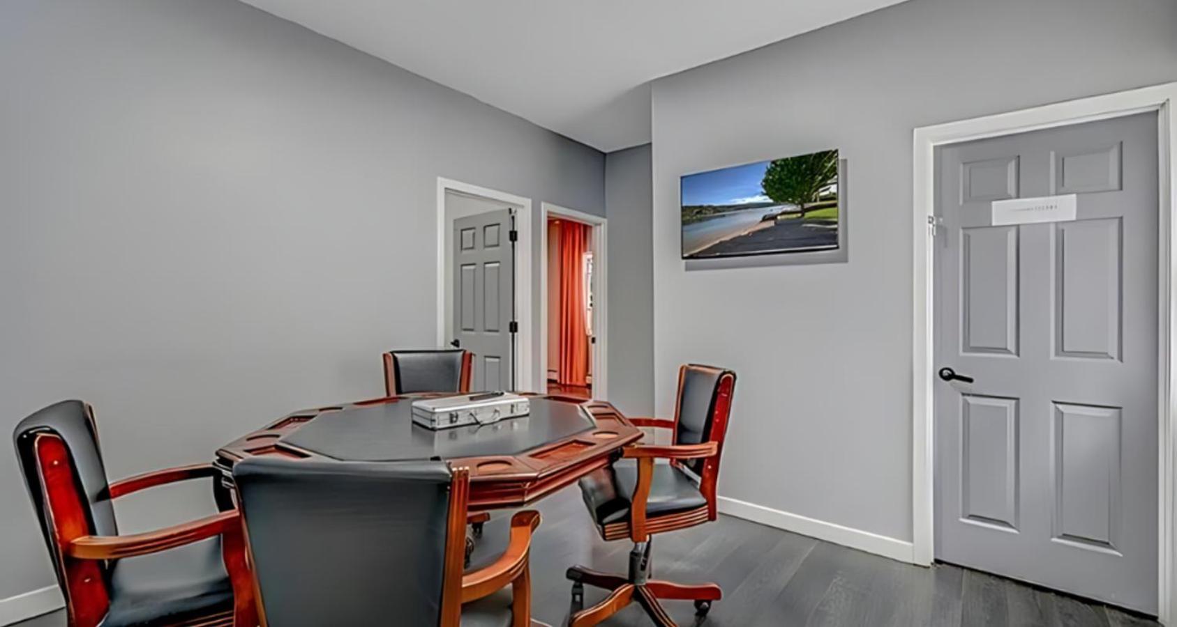 Peaceful Pocono Home With Hot Tub, Gym, & Office Long Pond Esterno foto